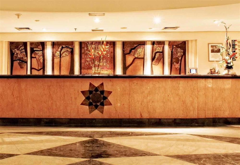 Arcadia Surabaya Hotel Екстер'єр фото