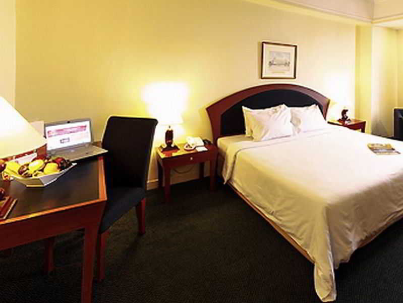 Arcadia Surabaya Hotel Екстер'єр фото