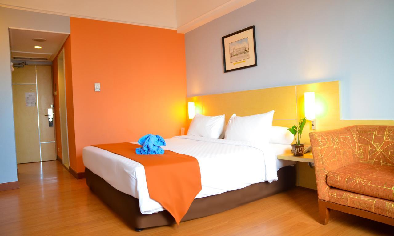 Arcadia Surabaya Hotel Екстер'єр фото