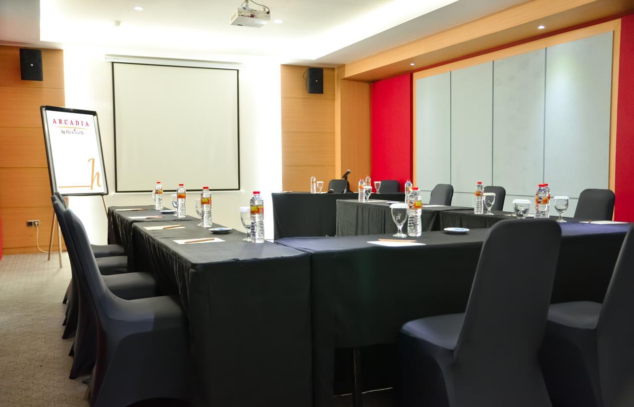 Arcadia Surabaya Hotel Екстер'єр фото