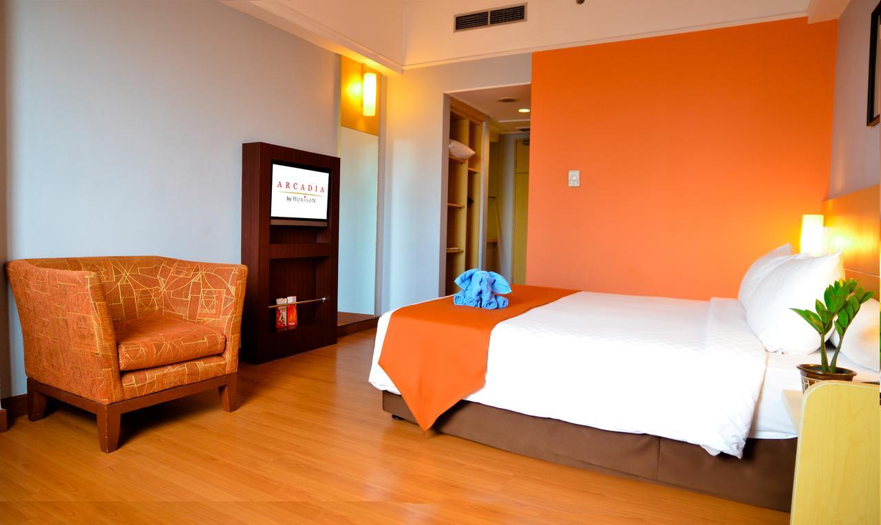 Arcadia Surabaya Hotel Екстер'єр фото