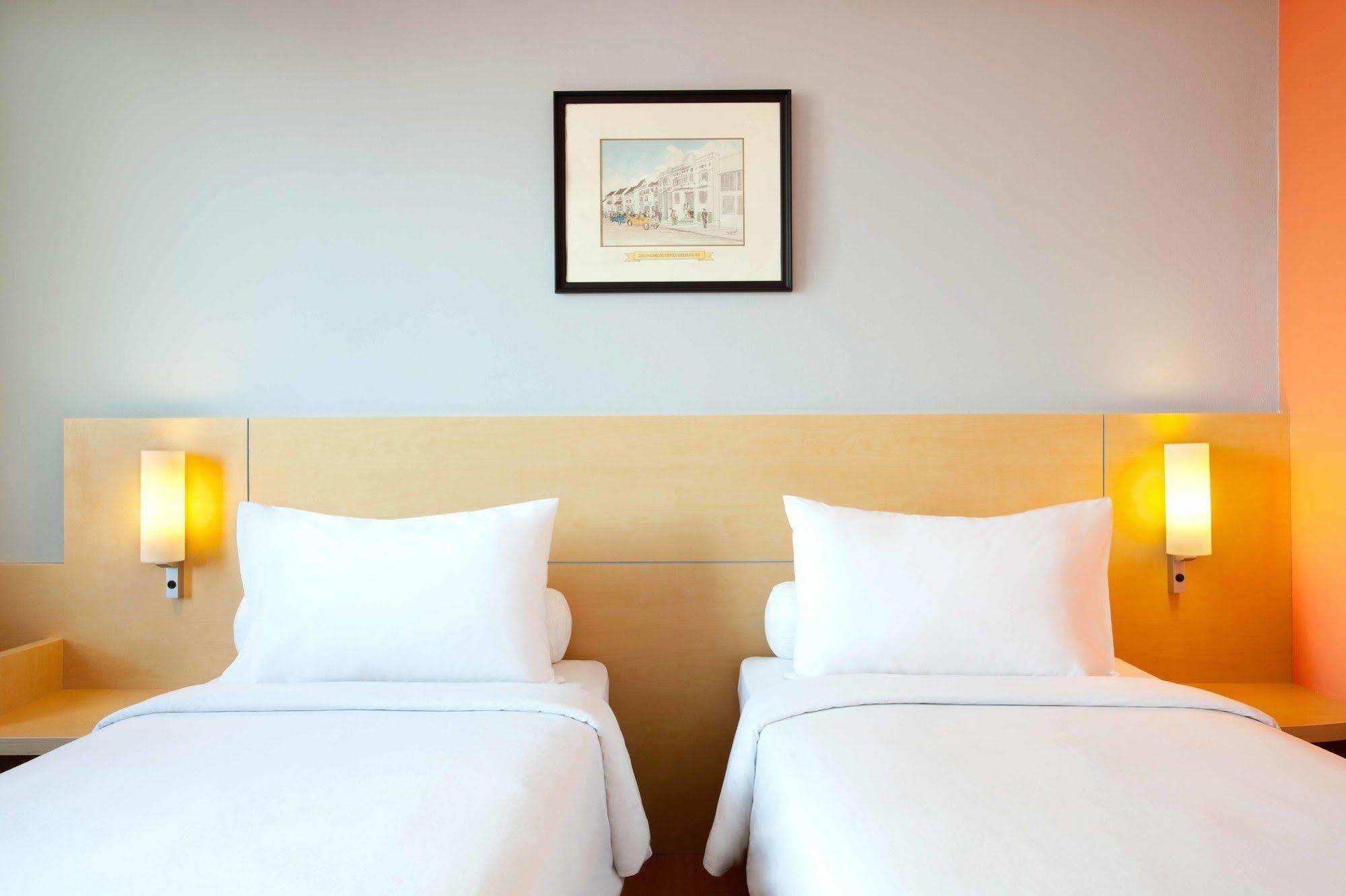Arcadia Surabaya Hotel Екстер'єр фото