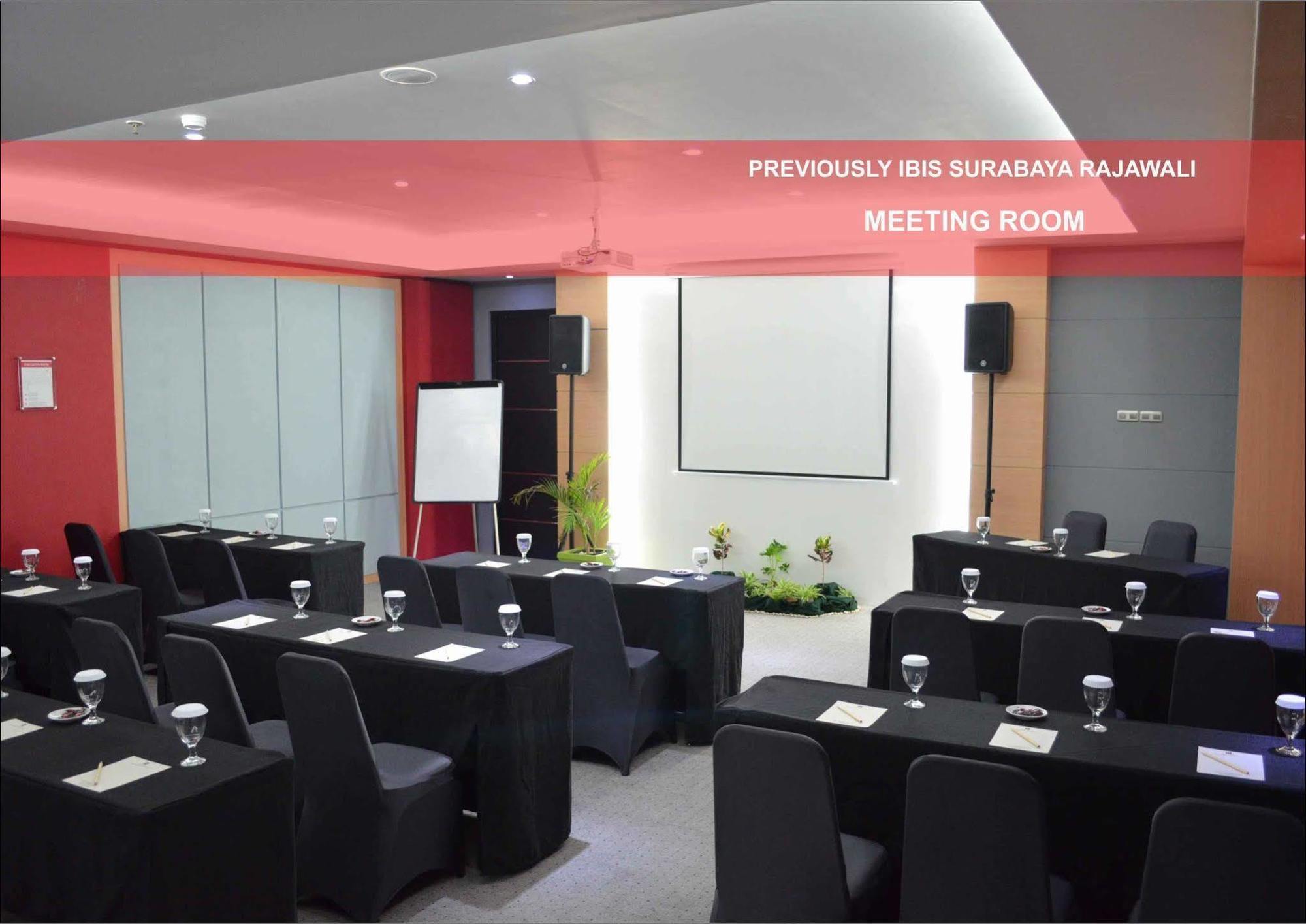 Arcadia Surabaya Hotel Екстер'єр фото
