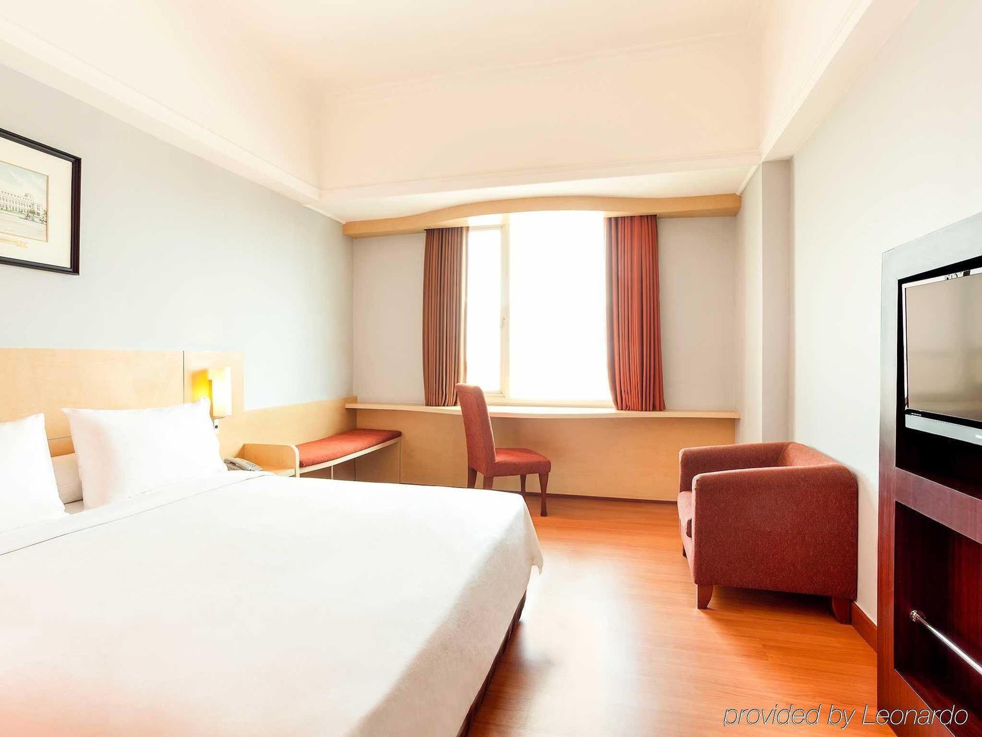 Arcadia Surabaya Hotel Екстер'єр фото