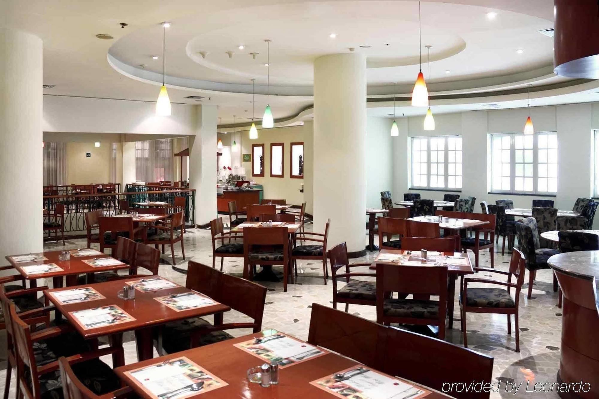 Arcadia Surabaya Hotel Екстер'єр фото