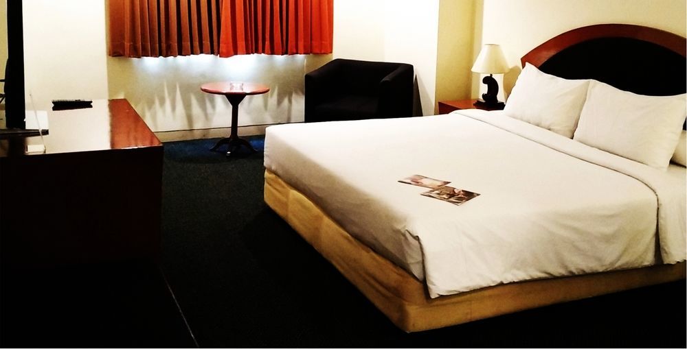 Arcadia Surabaya Hotel Екстер'єр фото