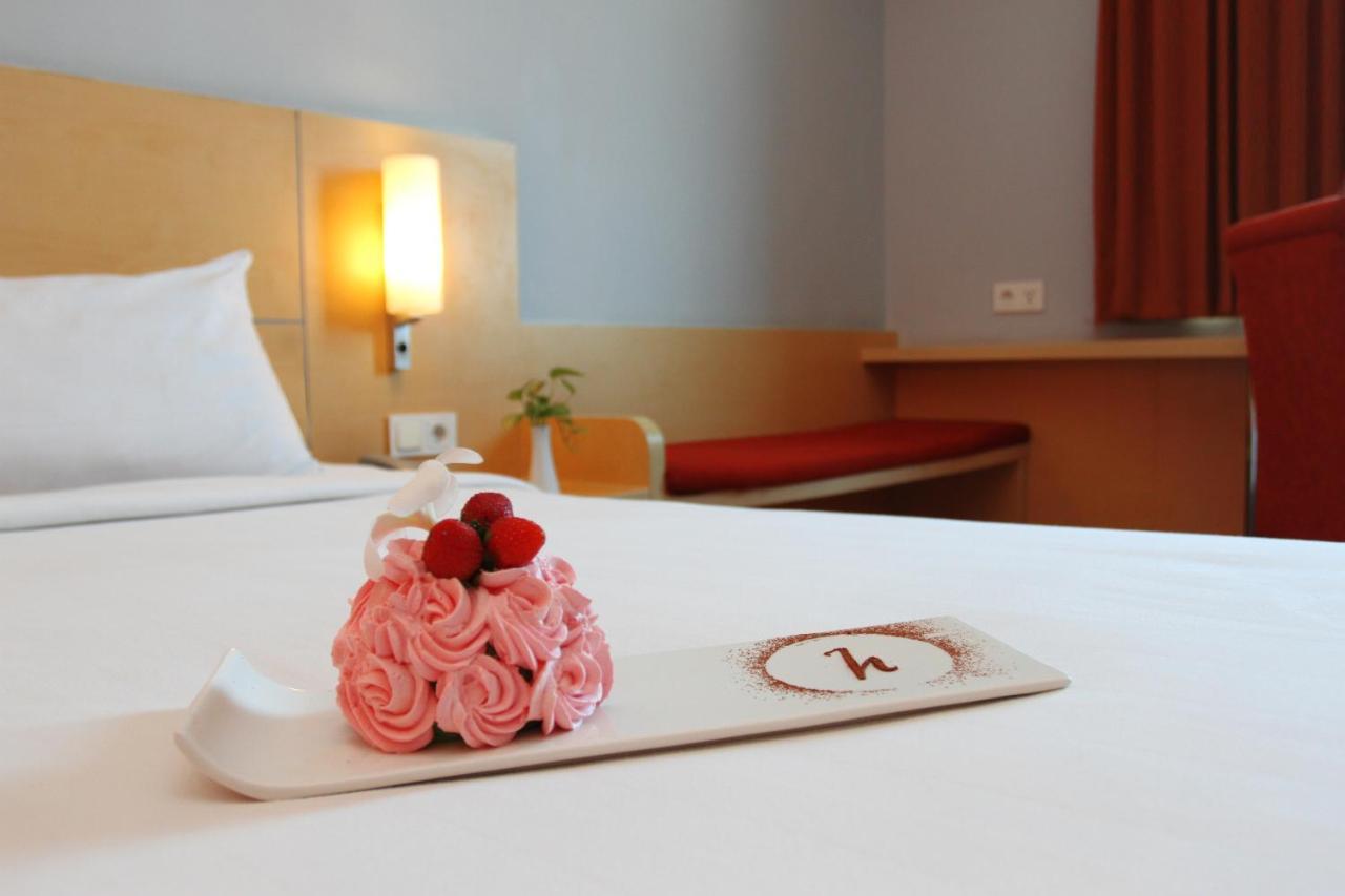 Arcadia Surabaya Hotel Екстер'єр фото
