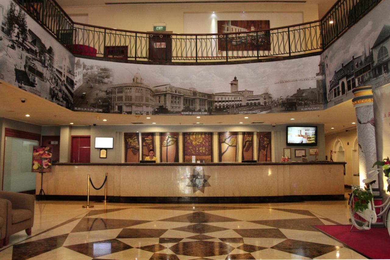 Arcadia Surabaya Hotel Екстер'єр фото