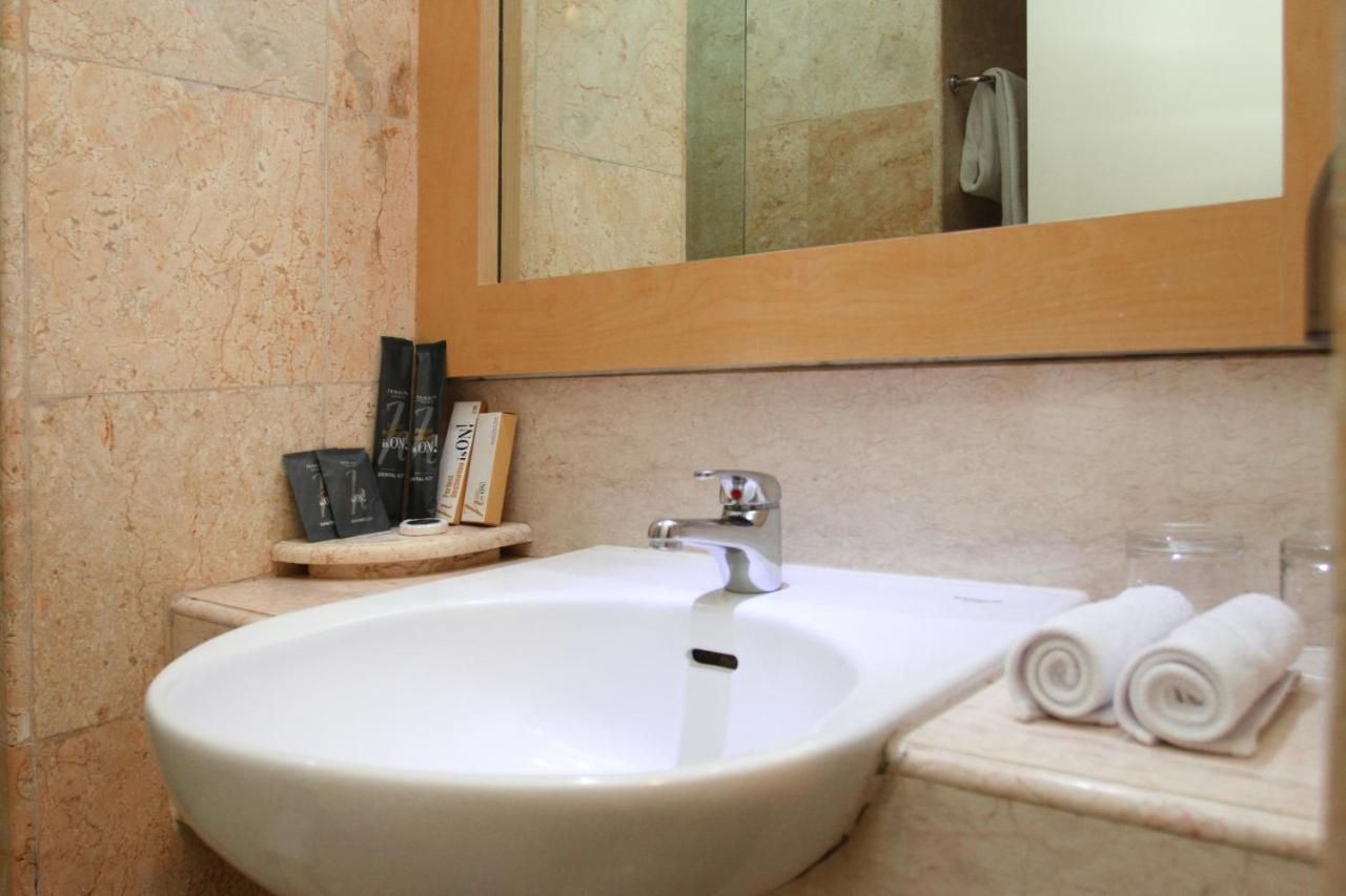 Arcadia Surabaya Hotel Екстер'єр фото
